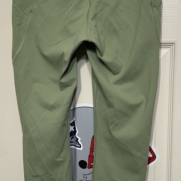 Lulu Lemmon fast and free leggings Size 8 - Picture 6 of 8